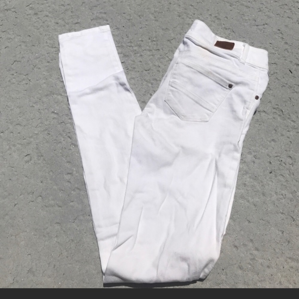 CLOSET CLOSEOUT! Zara denim - size 4 runs small